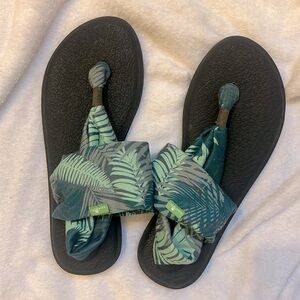 Sanuk Yoga Mat Tropical Sling Size 7